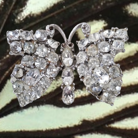 Vintage Rhinestone Butterfly Brooch Silver Tone Metal Finish - Picture 5 of 12
